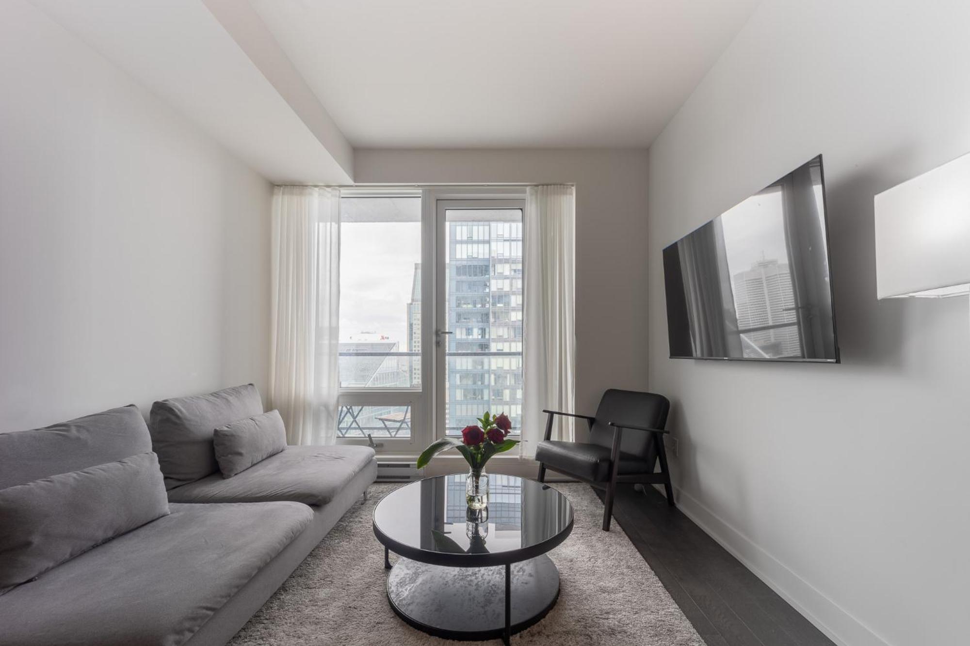 Panoramic View - 2 Bed 2 Bath 47th Floor